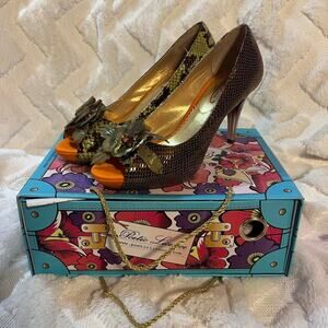 NWB Poetic License "Faithfully Yours" heels